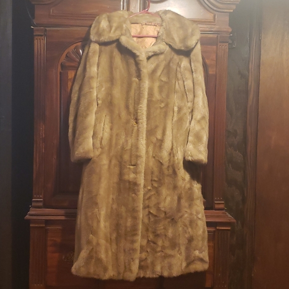 lykafur coats